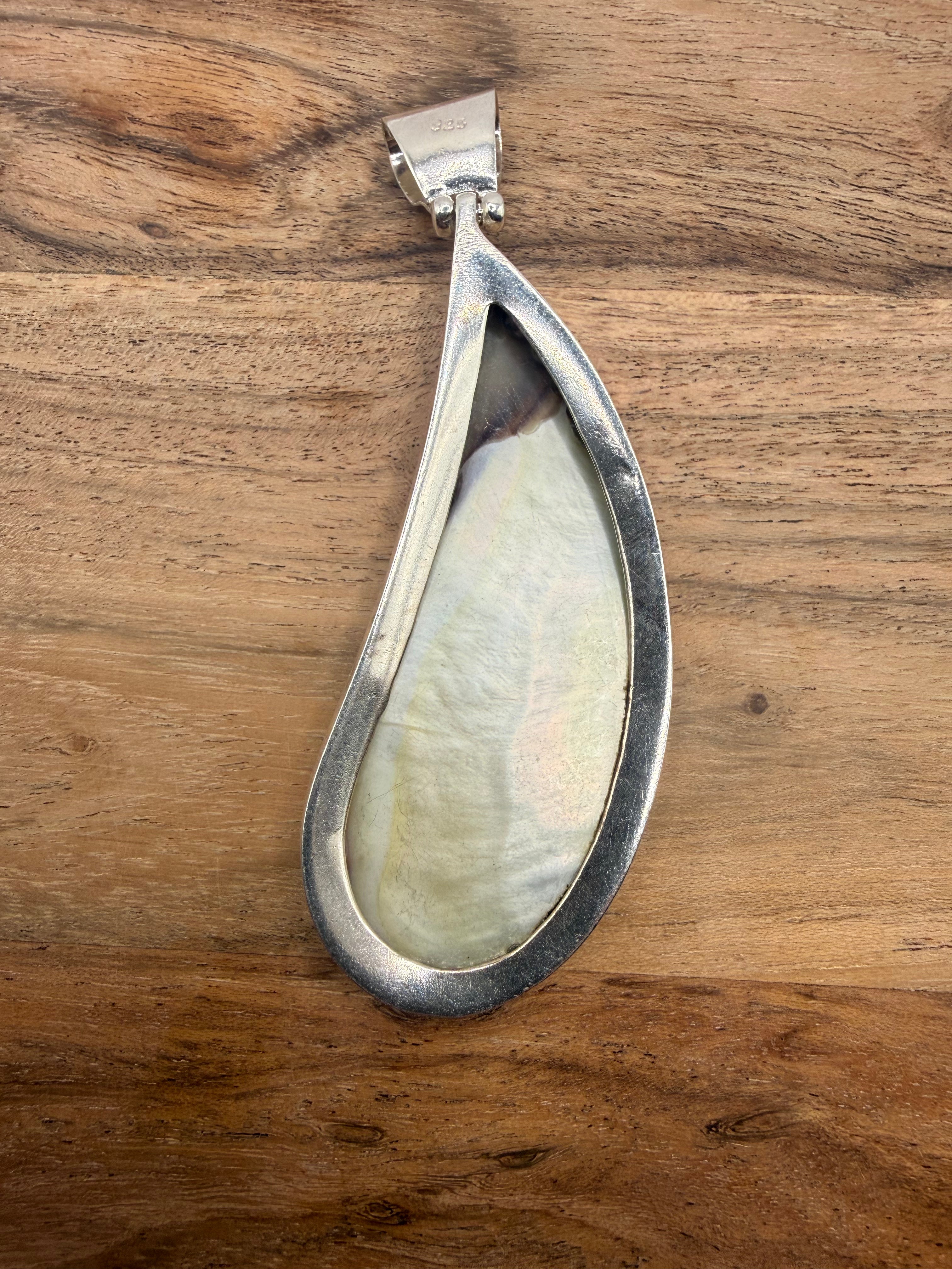 Mother of pearl pendant