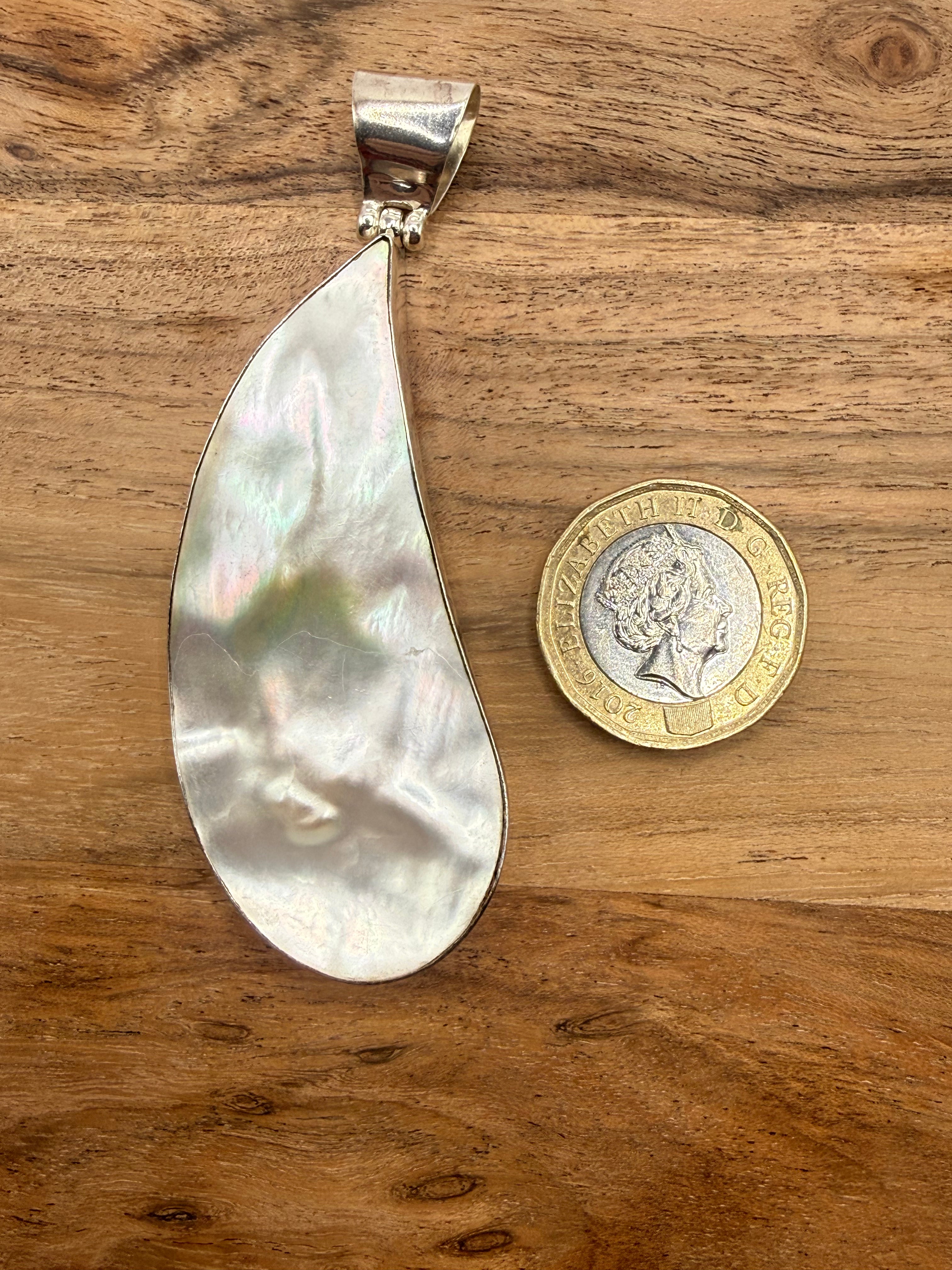 Mother of pearl pendant