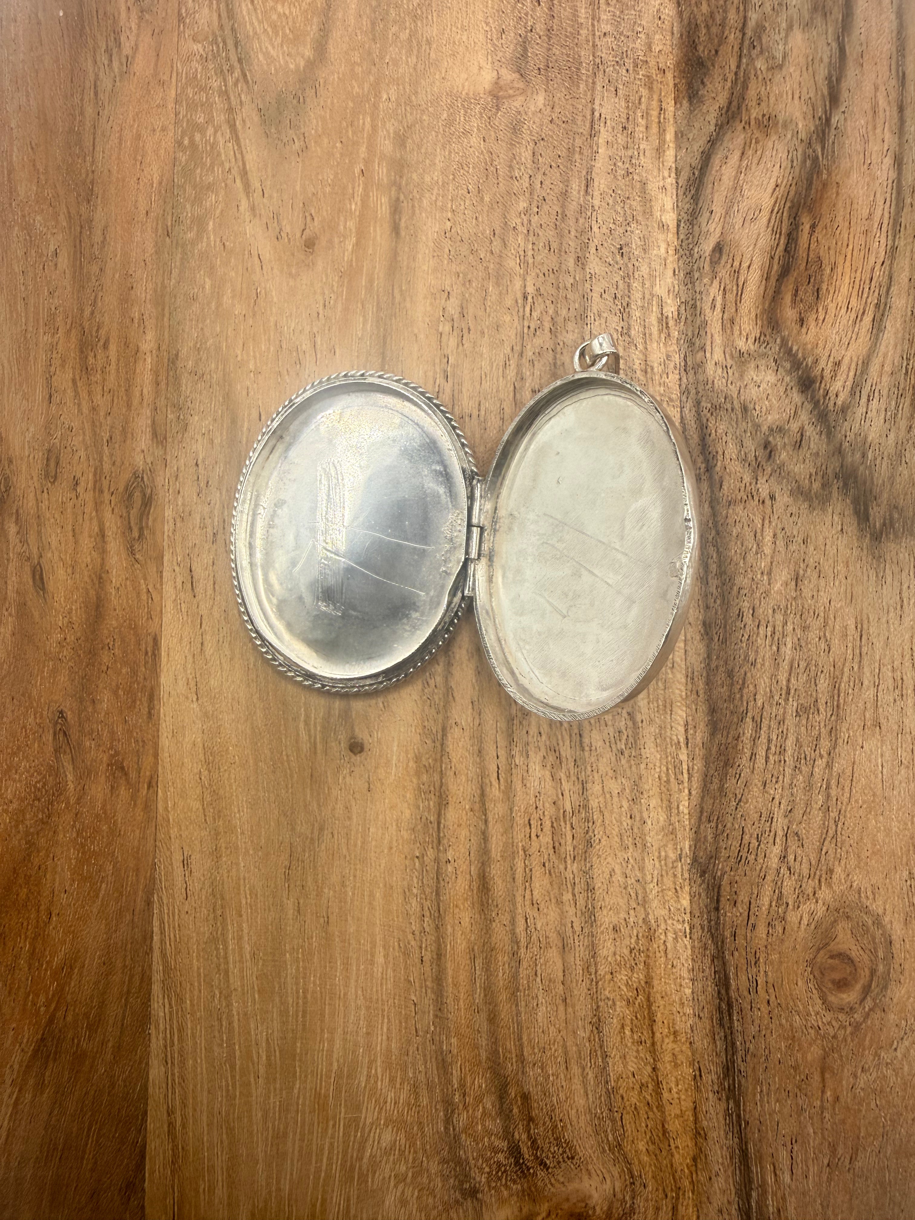 Vintage Sterling Silver Floral Locket