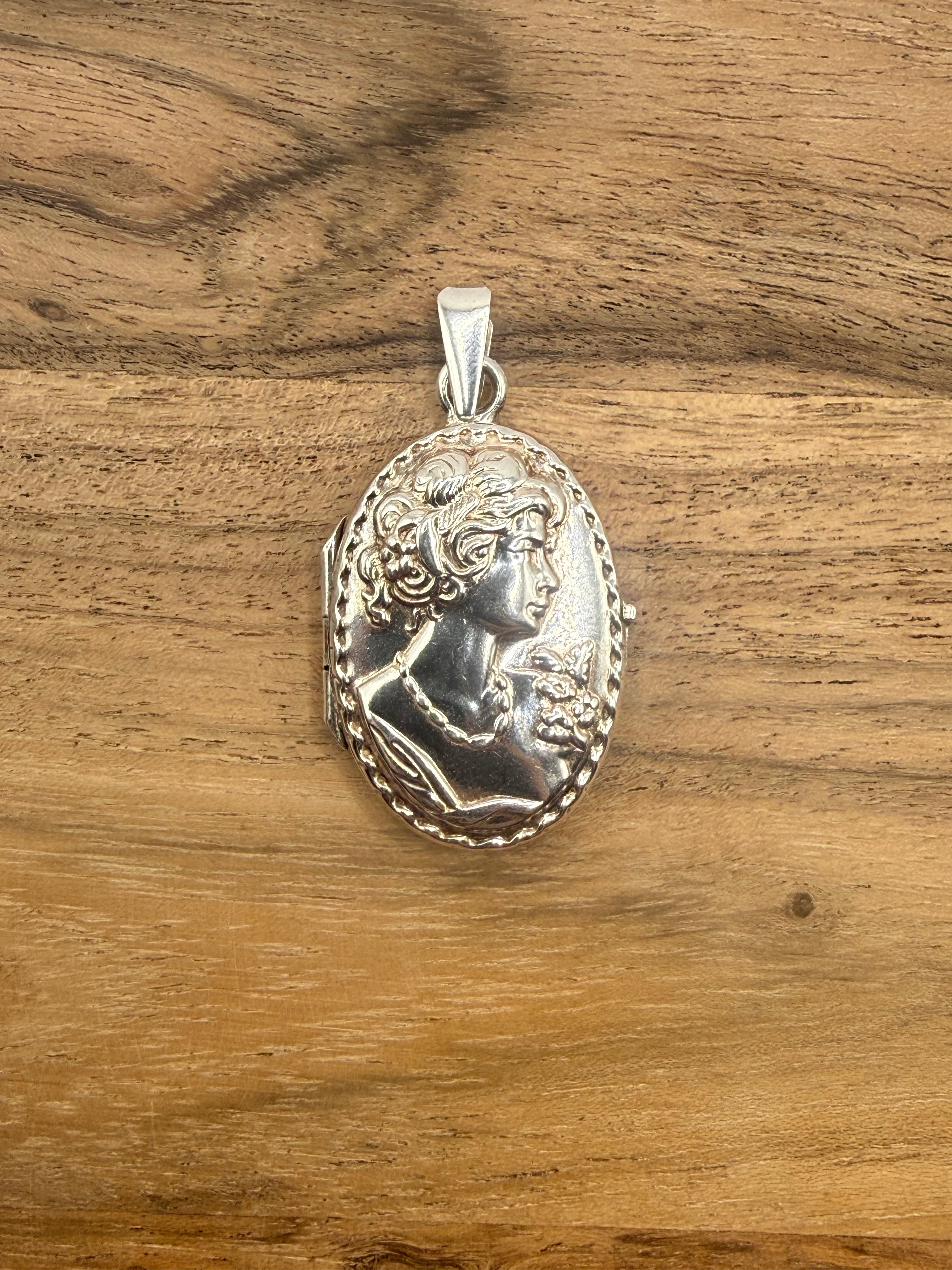 Sterling Silver Vintage Cameo Locket