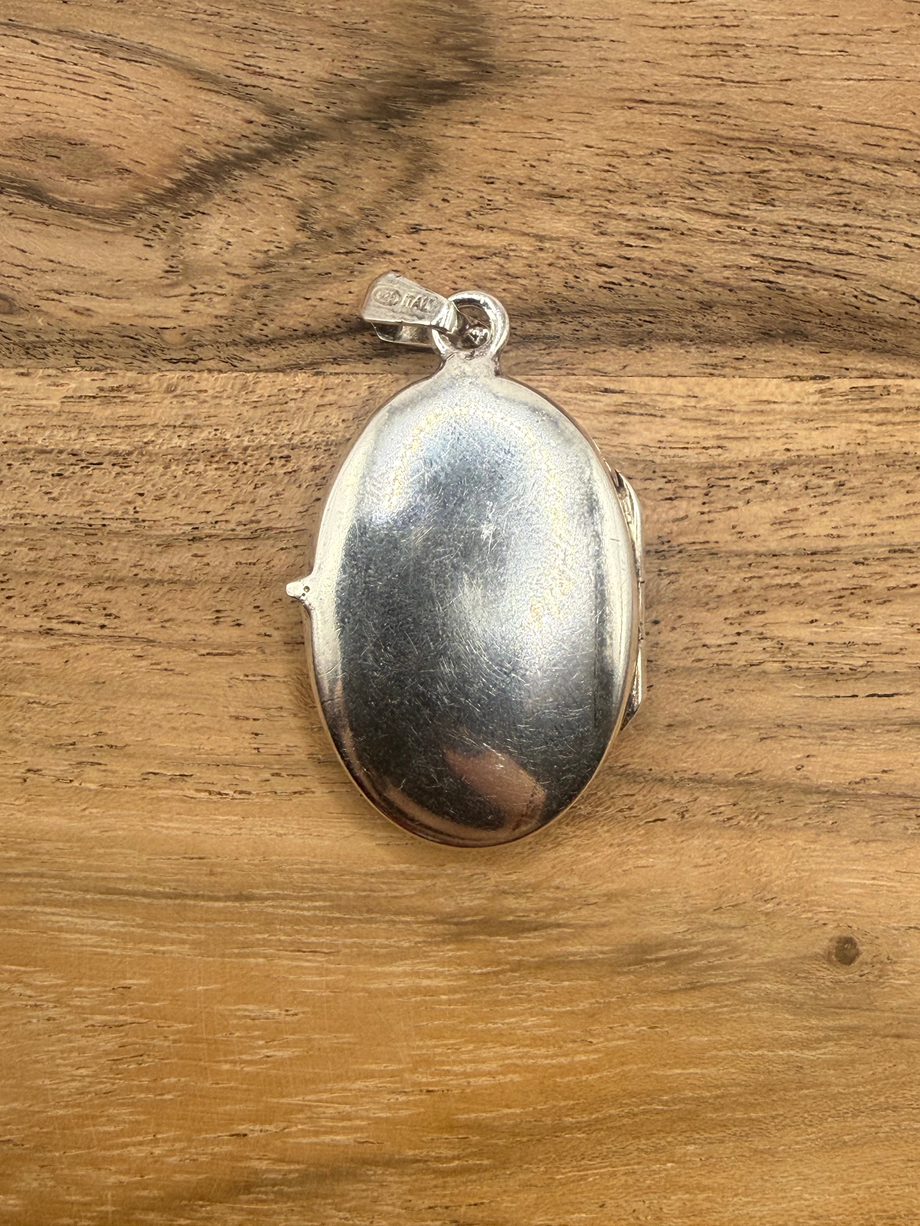 Sterling Silver Vintage Cameo Locket